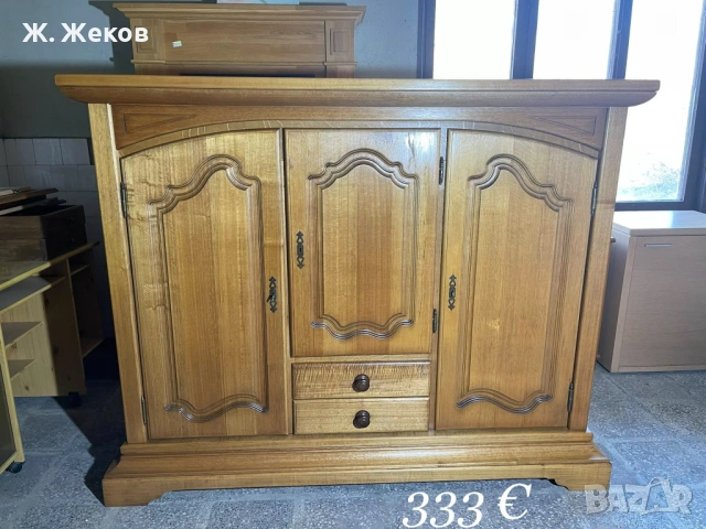 Масивен дървен шкаф, снимка 2 - Секции и витрини - 53981280
