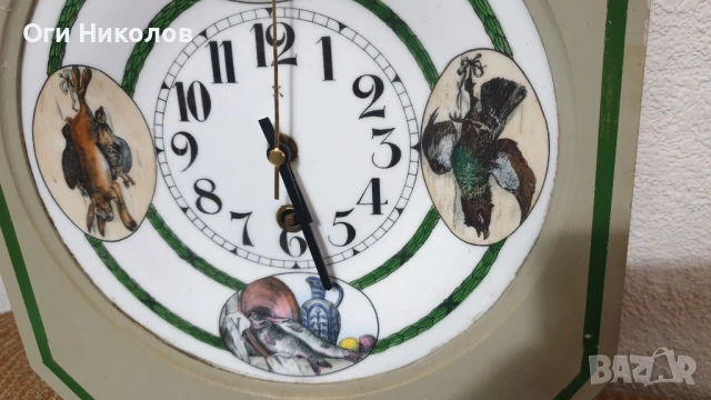 Часовник с ловни мотиви, снимка 3 - Антикварни и старинни предмети - 53404399