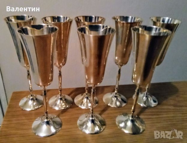 Сервиз от 8 чаши за ракия от посребрен метал в перфектно състояние , снимка 2 - Сервизи - 45255749