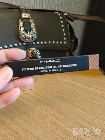  Medavita лот маски и спрейове плюс бой за коса  Спирала за вежди и сенки .За червено и златокоси  , снимка 13 - Продукти за коса - 50520112