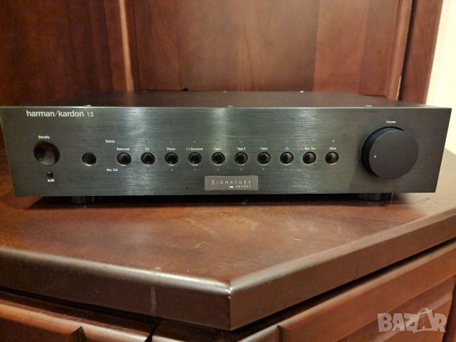 Хай енд предусилвател Harman Kardon