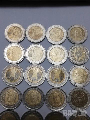 лот от 22 монети от 2 евро различни държави