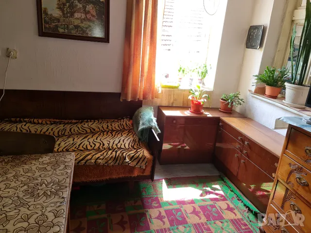 Продавам къща в кв. Бряг, снимка 2 - Къщи - 50384874