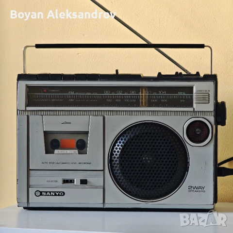 SANYO M2429FZ – винтидж радио‑касетофон, 1982г.