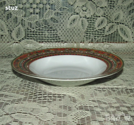 Дълбока порцеланова чиния с коледни мотиви, снимка 3 - Чинии - 52585697