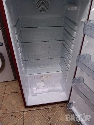 Хладилник с камера ретро дизайн цвят бордо с две години гаранция!, снимка 6 - Хладилници - 52396512