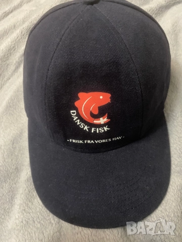 Шапка с козирка 