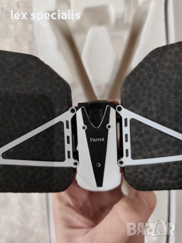 Хибриден дрон Parrot Swing с контролер Flypad като нов, снимка 6 - Дронове и аксесоари - 53221394