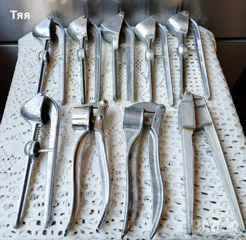 Преси за чесън от едно време 