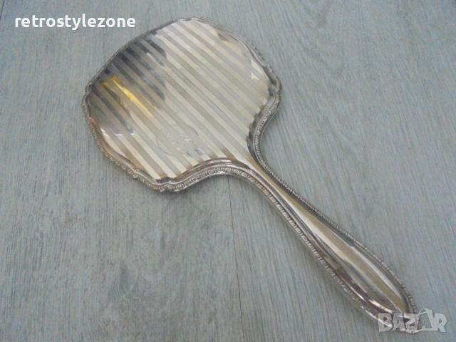 № 8452 Старо огледало с дръжка – метална рамка  , снимка 2 - Други ценни предмети - 53141893