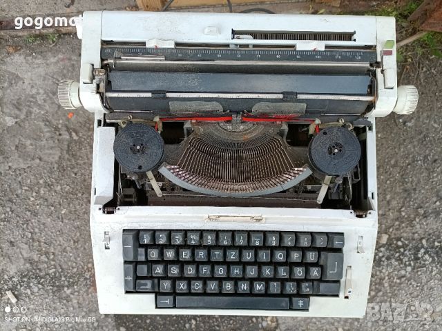 стара пишеща машина Олимпия , снимка 2 - Други ценни предмети - 46154067