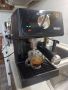 Кафе машина Делонги с ръкохватка с крема диск, работи отлично и прави хубаво кафе с каймак , снимка 2