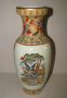 Китайска порцеланова ваза 26 см, с малка поправка, снимка 1 - Вази - 45984004