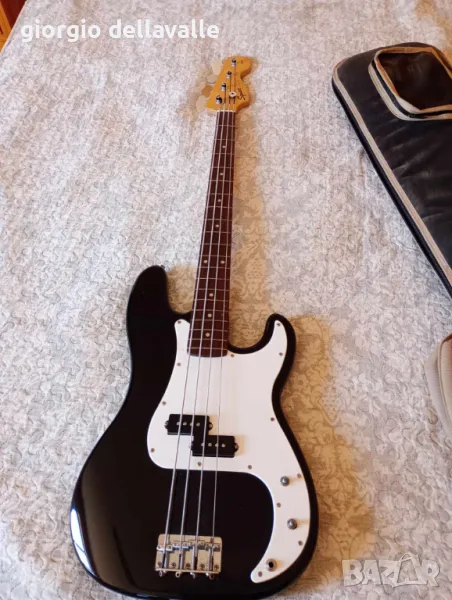 squier bass by fender, снимка 1