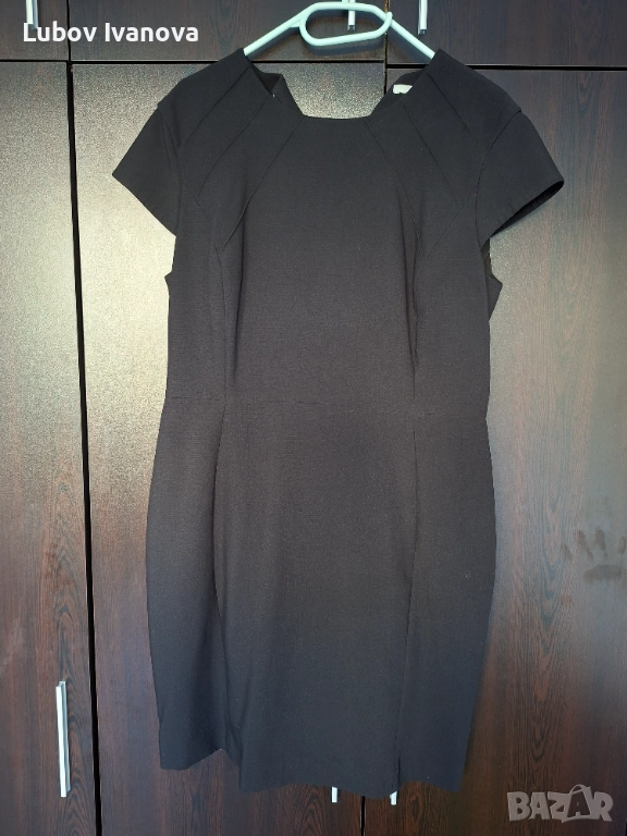 Вталена черна рокля, снимка 1