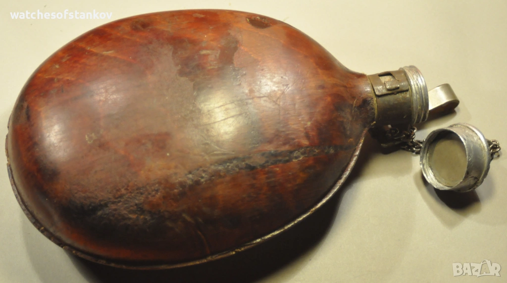 Стара алуминиева манерка с фурнир от Българската армия, снимка 1