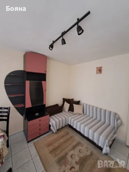 Апартамент под наем между Икономически университет, Морско училище и Медицински университет, снимка 1