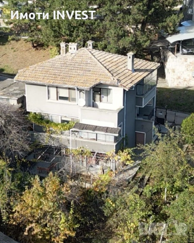 Триетажна къща с двор, гаражи и възможност за разделяне – гр. Попово, снимка 10 - Къщи - 52836009