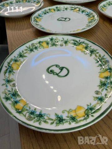 Сет за хранене 36 части Dior, снимка 3 - Сервизи - 54189519