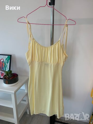 Жълта сатенена рокля, снимка 4 - Рокли - 46438584