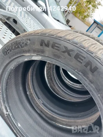 Зимни гуми Nexen 215/50/17, снимка 3 - Гуми и джанти - 47319047