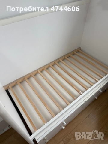 Продава се бебешко легло с люлеещ механизъм