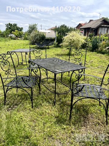 Градински комплект маса и столове от ковано желязо