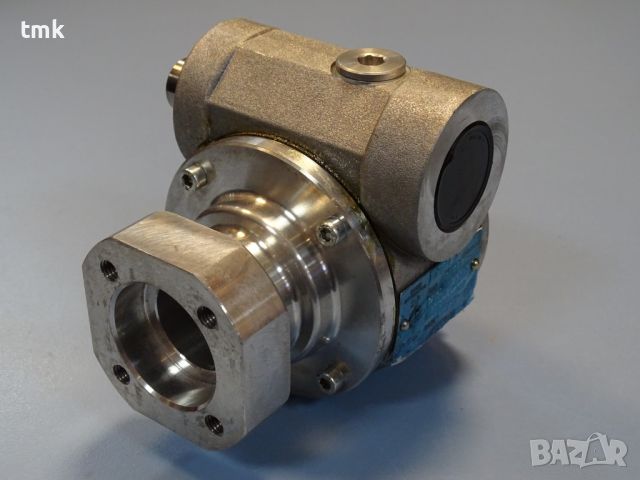 Червячен редуктор GHIRRI MOTORIDUTTORI MRV05 F1 worm gear reducer 1:10, снимка 3 - Резервни части за машини - 45727206