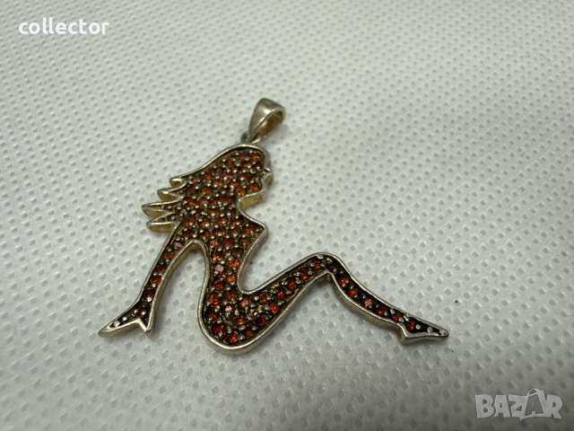 Сребърен медальон със силует на жена. №7786, снимка 2 - Колиета, медальони, синджири - 52882367