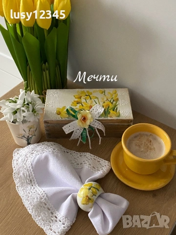 Дървена кутия с 6 пръстена за салфетки с прекрасни, слънчеви нарциси!, снимка 7 - Прибори за хранене, готвене и сервиране - 53259867