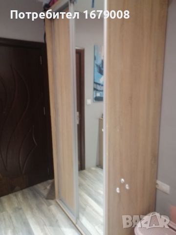 Двукрилен гардероб с плъзгащи врати и огледало, снимка 1 - Гардероби - 46476598