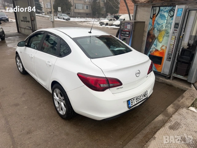 Опел Астра j 1.6 cdti 136 k.c, снимка 4 - Автомобили и джипове - 53385970