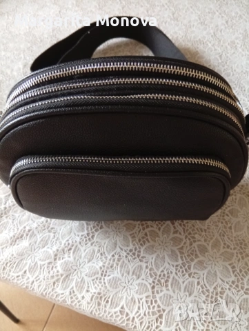 Чанти от естествена кожа и една от плат 