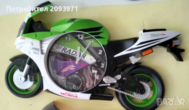 Стенен часовник с формата на мотор, снимка 1 - Стенни часовници - 41434023