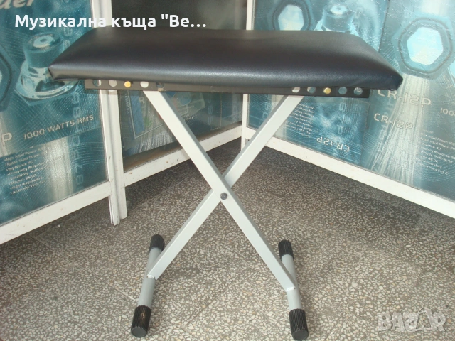 Стол за пиано