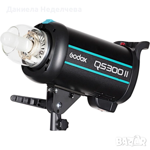 Студийната светкавица Godox QS300