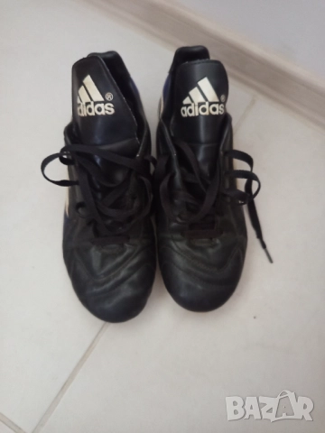 Футболни бутонки Адидас номер 37 1/3, снимка 2 - Футбол - 51438409