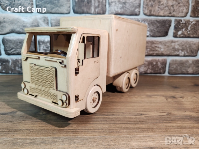 Дървен модел на хладилен камион – Craft Camp, снимка 2 - Коли, камиони, мотори, писти - 52735818