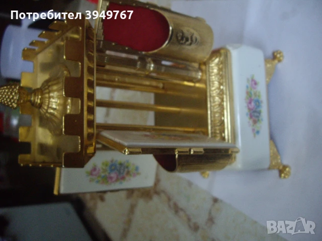 Стара порцеланова кутия за дамски аксесоари с латерна., снимка 3 - Антикварни и старинни предмети - 51097008