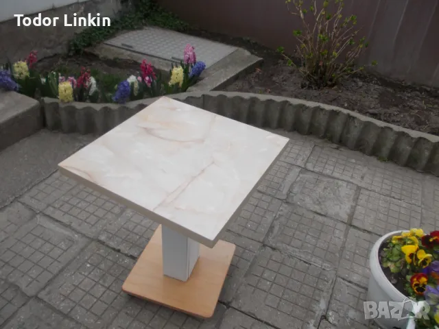 Масичка за кафе или помощна с термо плот  и колелца