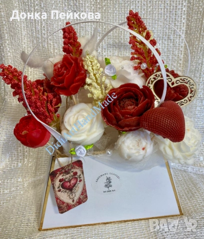 Луксозен букет от соеви свещи в тюркоаз и бяло – ръчна изработка, снимка 2 - Изкуствени цветя - 53880882