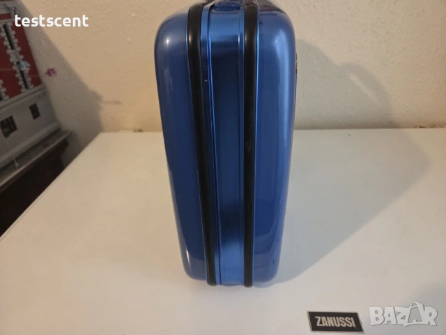 Договорът в куфарчето WWE Money In The Bank Briefcase куфар перфектен колекционерски Blue в синьо, снимка 7 - Колекции - 53908770