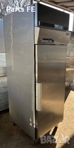 Професионален хладилник вертикален profesionalen hladilnik vertikalen
