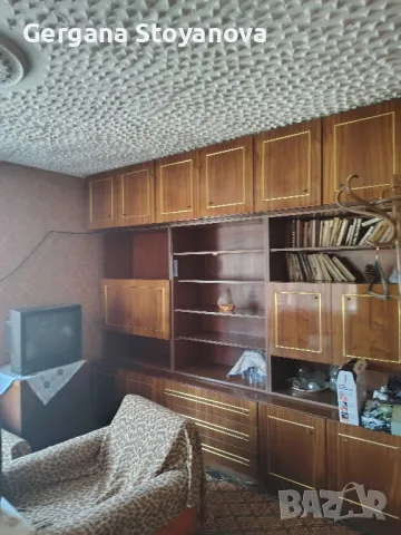 Къща в Гр.Цар Калоян с кладенец, снимка 3 - Етаж от къща - 50218306