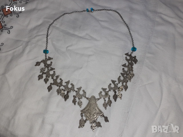 Възрожденски накит с пиленца за носия трепка кучка