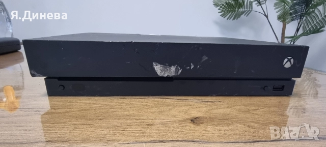 Xbox One X конзоли 