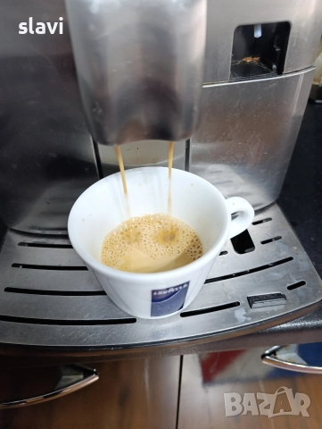 Кафемашина робот Saeco Intelia, снимка 3 - Кафемашини - 52712959