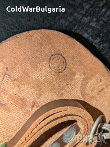 Кожен кобур за пистолет Макаров ПМ – българско производство с ремък, снимка 5 - Антикварни и старинни предмети - 52466820