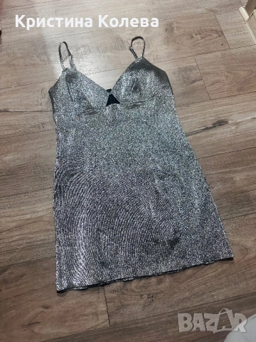 Дамска рокля в блестящо сребристо H&M , снимка 4 - Рокли - 52857663
