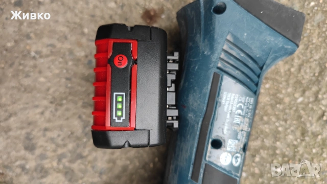 Ъглошлайф на батерии Bosh 18-125 Professional, снимка 3 - Други инструменти - 53614106